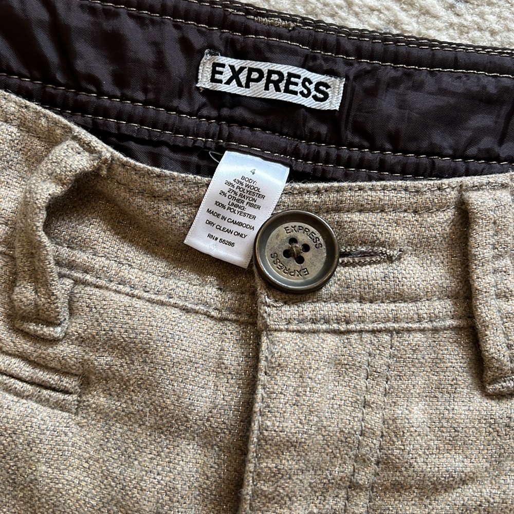 Shorts - Picture 3 of 6